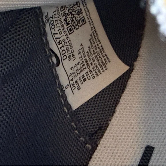 Nike Blazer Low sacai Iron Grey, size 5 (women’s 6.5). Excellent condition - Picture 3 of 8